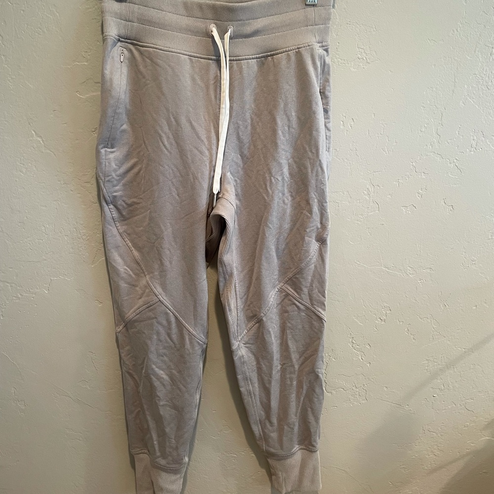 Lululemon Metro Miles Joggers